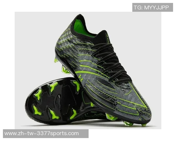 足球鞋鞋面硬的原因及其对球员表现的影响分析